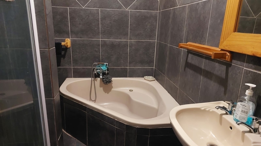 3 Bedroom Property for Sale in Gonubie North Eastern Cape